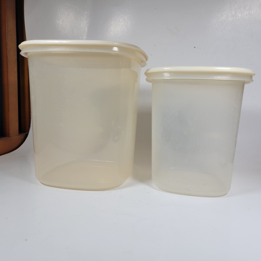 Rubbermaid 6 Cup Servin Saver #5 6 Sheer Square Canister Storage Almond Lid
